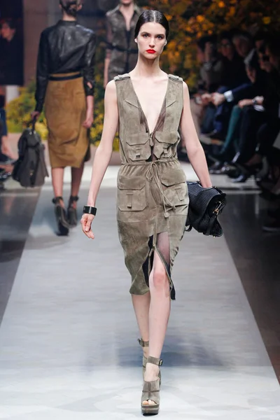 Look 14